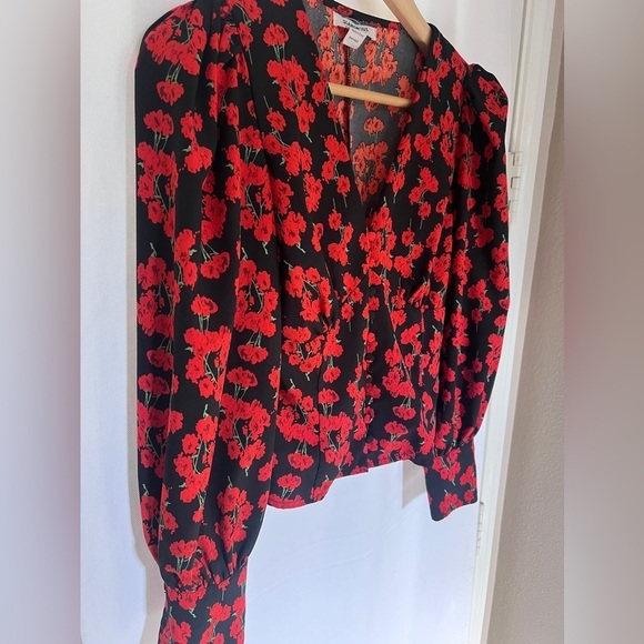 GLAMOROUS fitted button front blouse - Picture 12 of 12